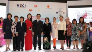 Read more about the article Diễn đàn Doanh nhân nữ ASEAN lần thứ 2 “Tạo thuận lợi cho Doanh nhân nữ nhằm thúc đẩy sự phát triển của  Cộng đồng kinh tế ASEAN”