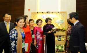 Read more about the article DIỄN ĐÀN DOANH NHÂN NỮ VIỆT NAM 2017 “DOANH NHÂN NỮ – KIẾN TẠO NỀN KINH TẾ XANH”