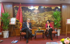 Read more about the article Chủ tịch Hội đồng Doanh nhân nữ Việt Nam (VWEC), Bà Nguyễn Thị Tuyết Minh tiếp Ngài Hans de Boer, Chủ tịch Liên đoàn Công nghiệp và Giới chủ Hà Lan (VNO/NCW)