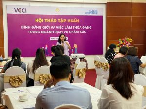 Read more about the article Chuỗi đào tạo về “Bình đẳng giới và việc làm thỏa đáng trong ngành dịch vụ chăm sóc”