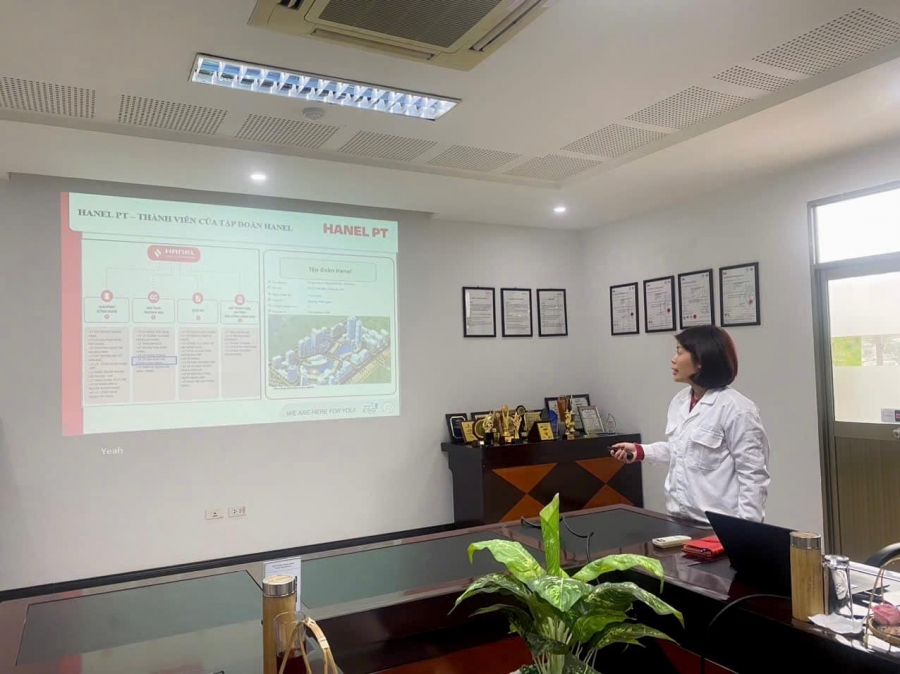 Chuyến thăm và làm việc với các công ty là mô hình tốt về các chính sách và thực tiễn triển khai các chính sách “chăm sóc thân thiện với gia đình” (family- friendly) – ngày 18/02/2025 8 1