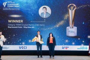 Read more about the article 𝐂𝐑𝐘𝐒𝐓𝐀𝐋 𝐌𝐀𝐑𝐓𝐈𝐍 VIỆT NAM – MÔI TRƯỜNG LÀM VIỆC GẮN KẾT VÀ THÂN THIỆN VỚI GIA ĐÌNH