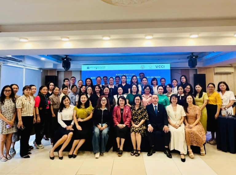 Read more about the article Khóa đào tạo “Bảo vệ dữ liệu và Ứng dụng trí tuệ nhân tạo (AI) an toàn trong doanh nghiệp” ngày 24/9/2025