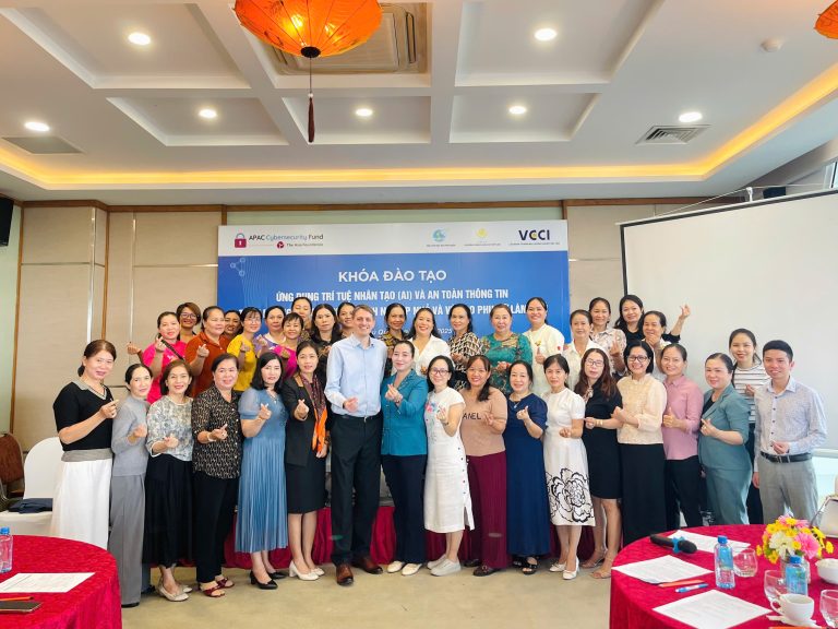Read more about the article Khóa đào tạo với chủ đề “Ứng dụng trí tuệ nhân tạo (AI) & An toàn thông tin trên không gian số cho doanh nghiệp nhỏ và vừa do phụ nữ làm chủ” ngày 07/11/2025 tại An Giang