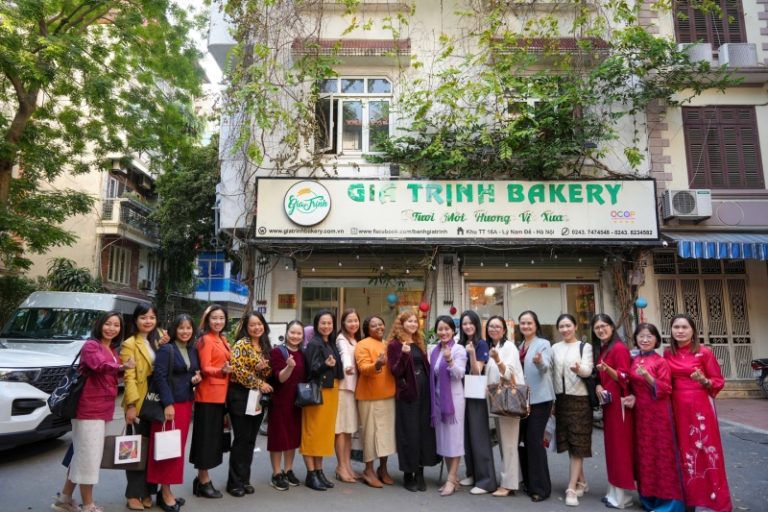 Read more about the article Thăm và làm việc tại Công ty Cổ phần Gia Trịnh Bakery và Công ty Cổ phần Sản phẩm Thiên nhiên và Hữu cơ ONA GLOBAL – thương hiệu mỹ phẩm thiên nhiên Cỏ Cây Hoa Lá
